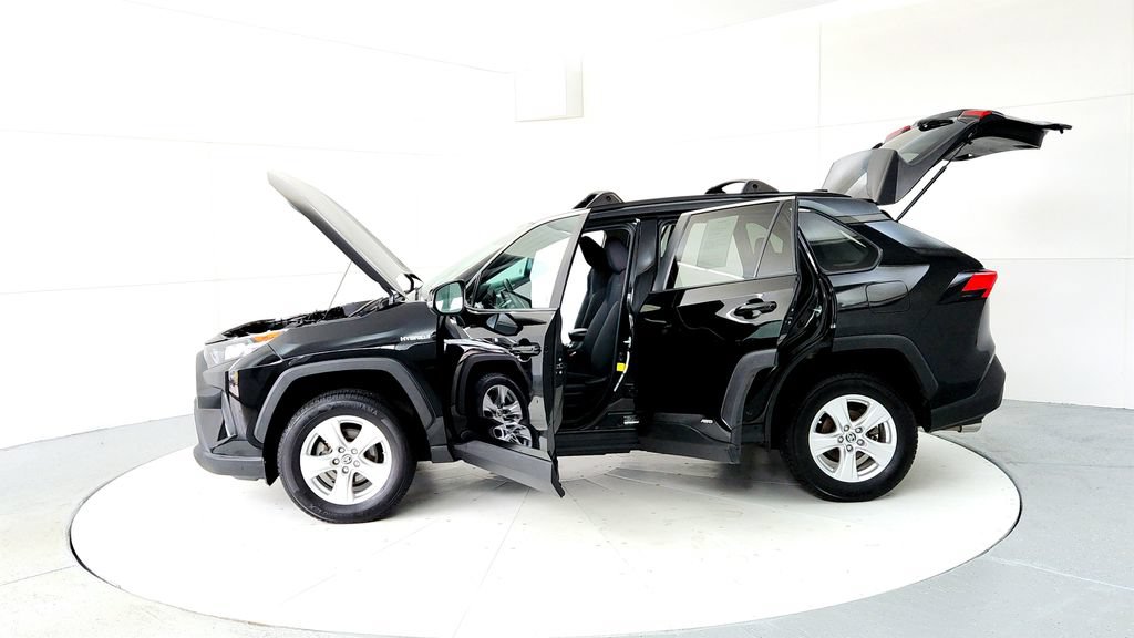 Used 2021 Toyota RAV4 LE w/ Carpet Mat Package (TMS) AWD/4WD image 10
