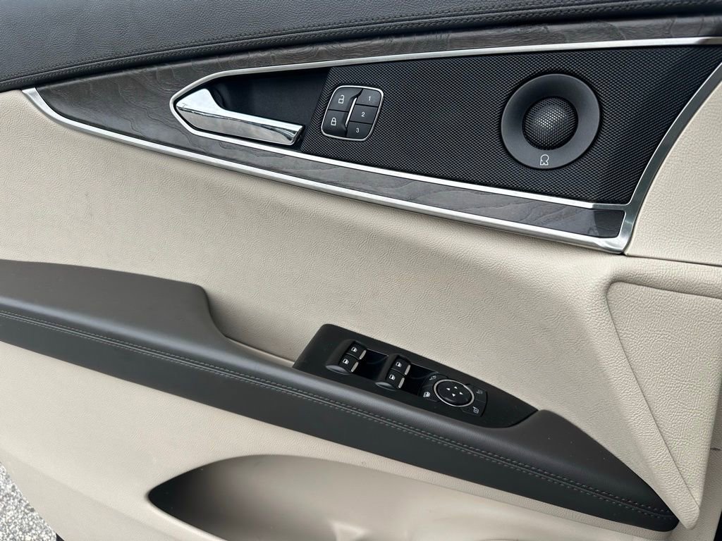 Used 2020 Lincoln Nautilus Reserve image 28