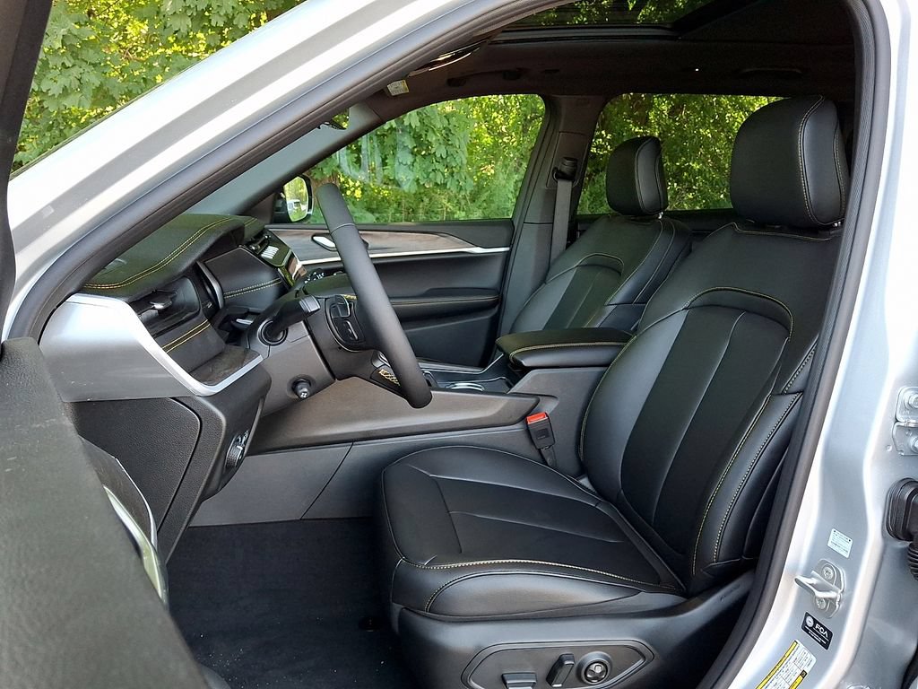 New 2026 Jeep Grand Cherokee L Limited AWD/4WD image 11