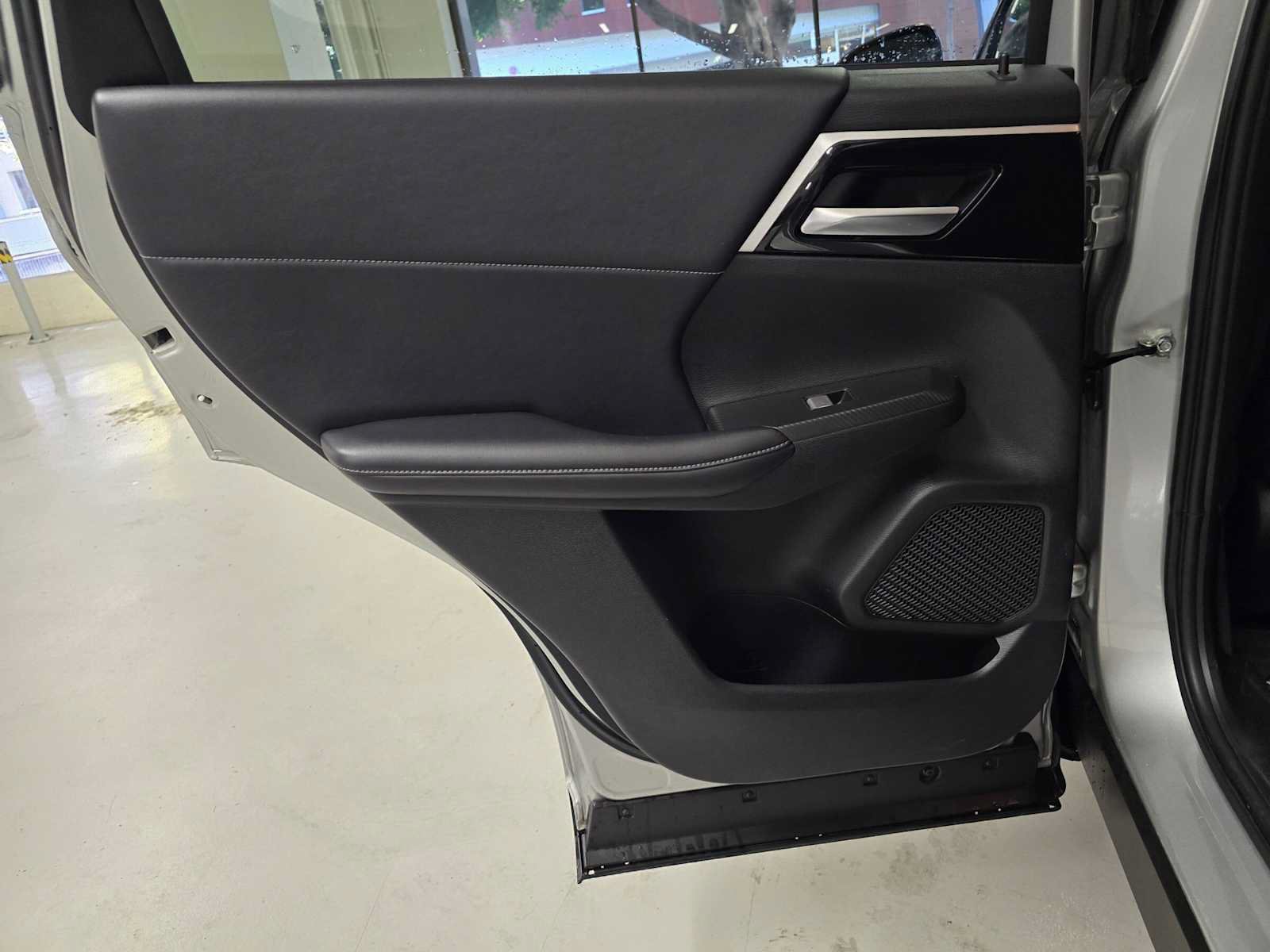Used 2024 Mitsubishi Outlander SE AWD/4WD image 14