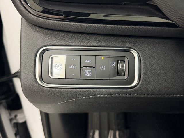 Certified 2025 Buick Enclave Sport Touring image 17