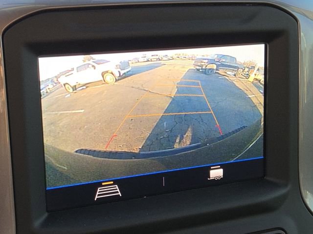 Used 2022 Chevrolet Silverado 2500 Custom w/ Custom Value Package image 3