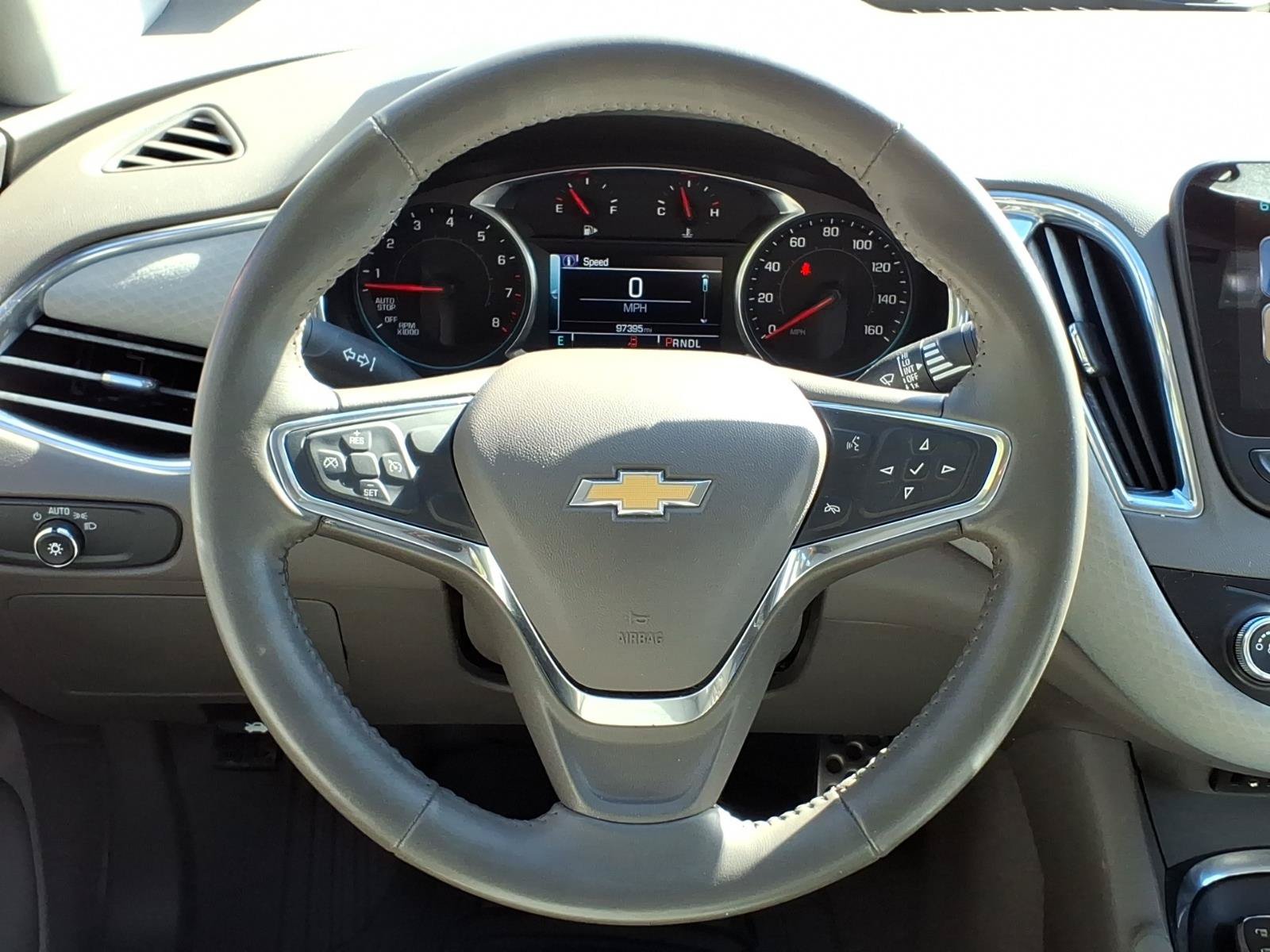 Used 2017 Chevrolet Malibu LT FWD image 23