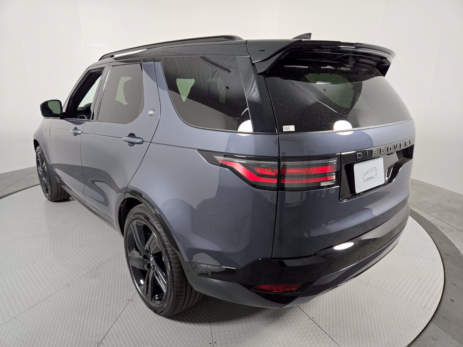 New 2026 Land Rover Discovery Dynamic SE AWD/4WD image 17