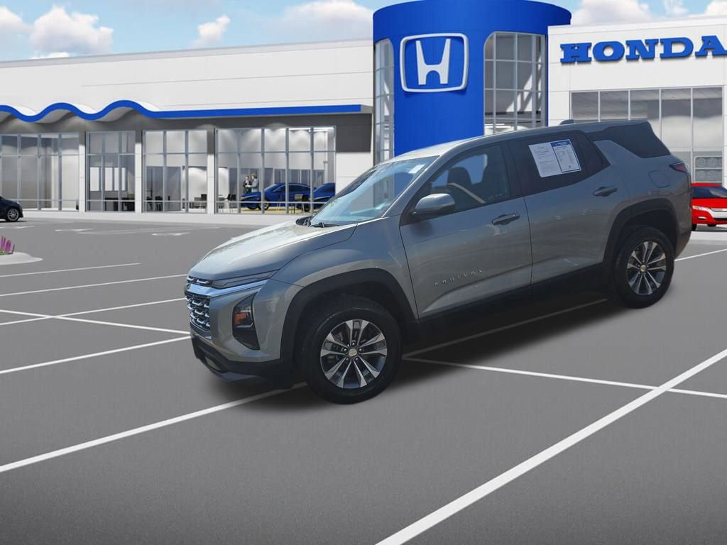 Used 2025 Chevrolet Equinox LT image 3