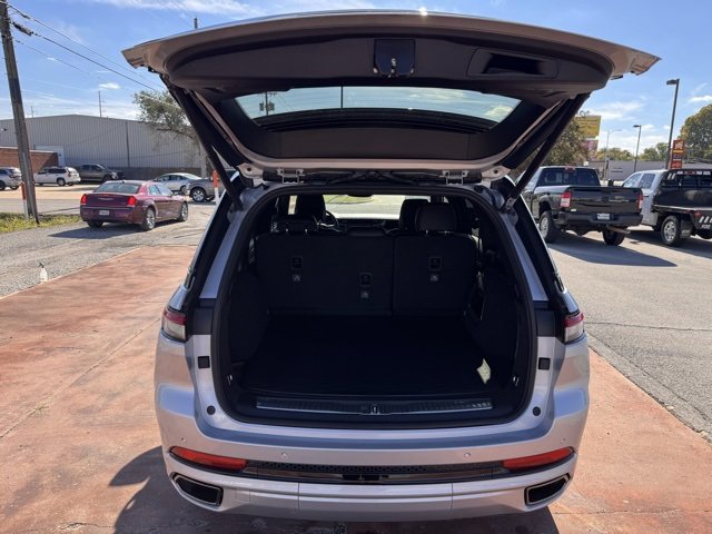 New 2025 Jeep Grand Cherokee Summit image 5