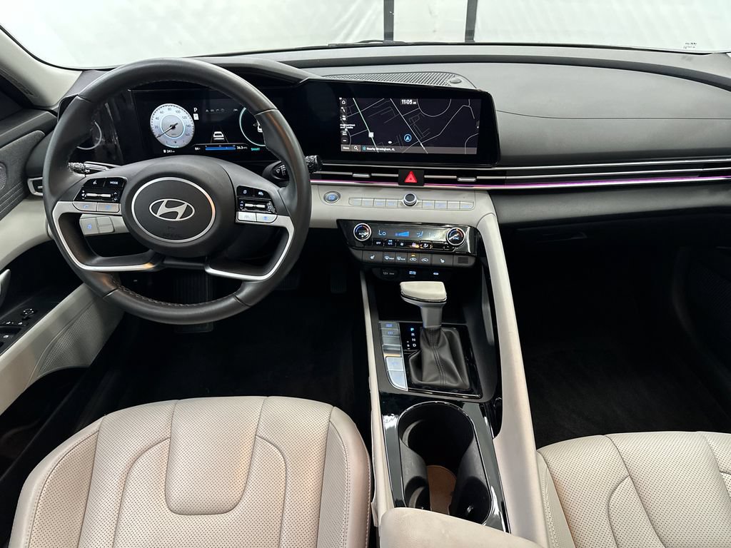 Used 2025 Hyundai Elantra Limited FWD image 22