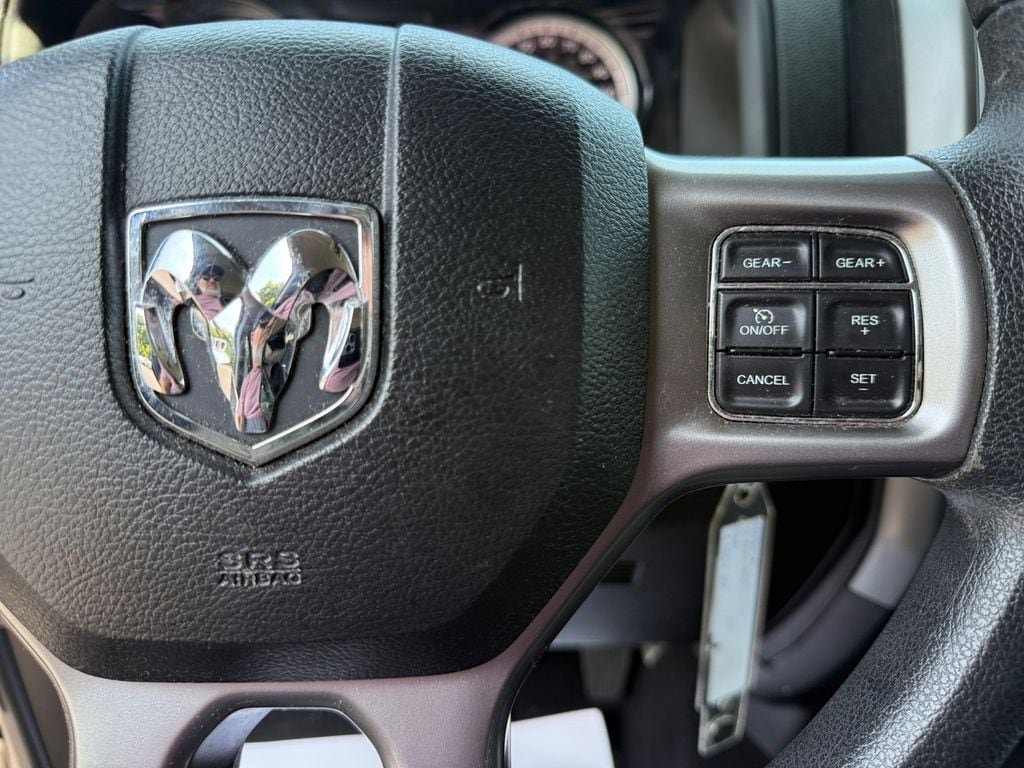 Used 2021 RAM 1500 Classic SLT AWD/4WD image 4