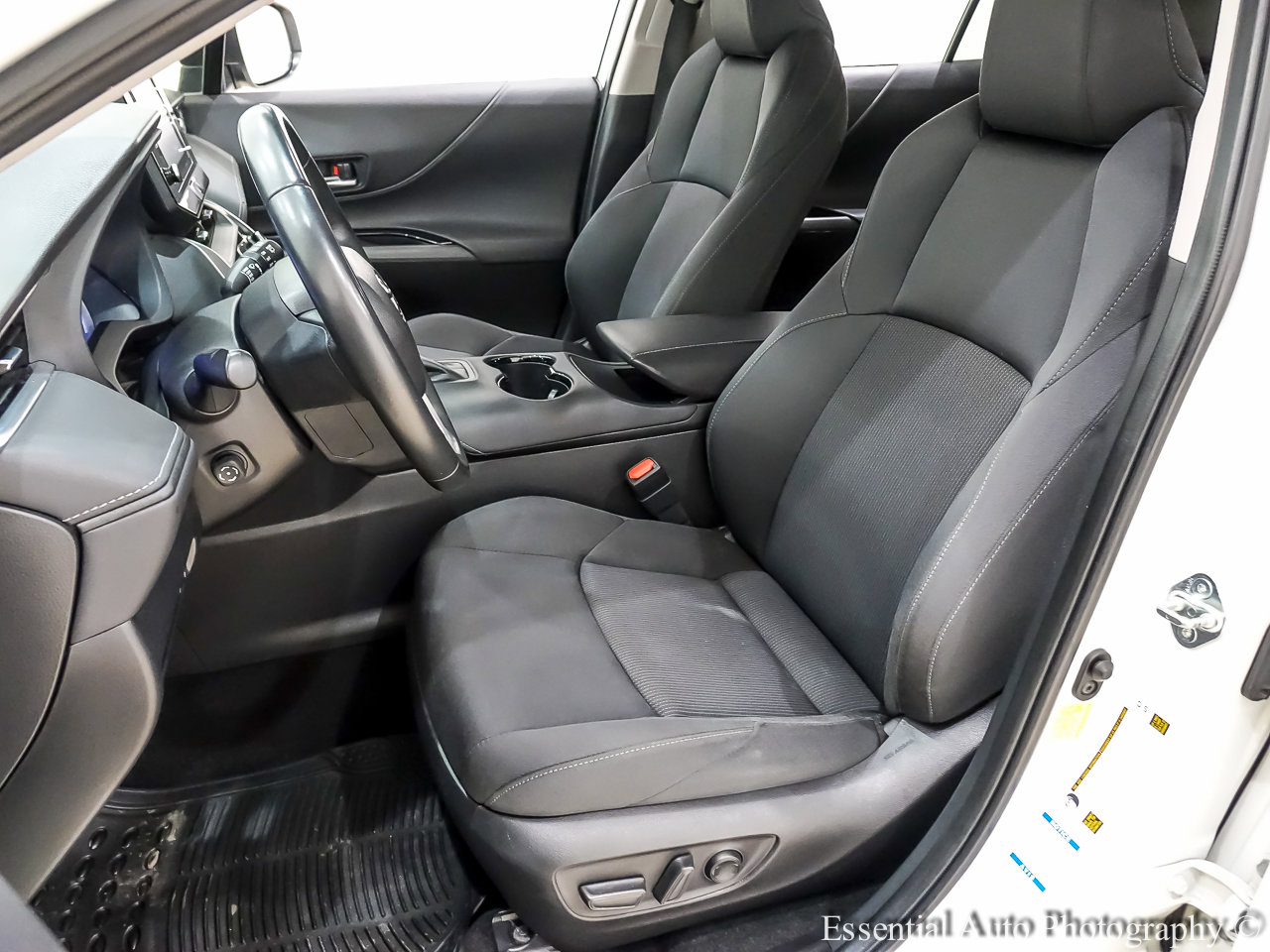 Used 2022 Toyota Venza LE image 13