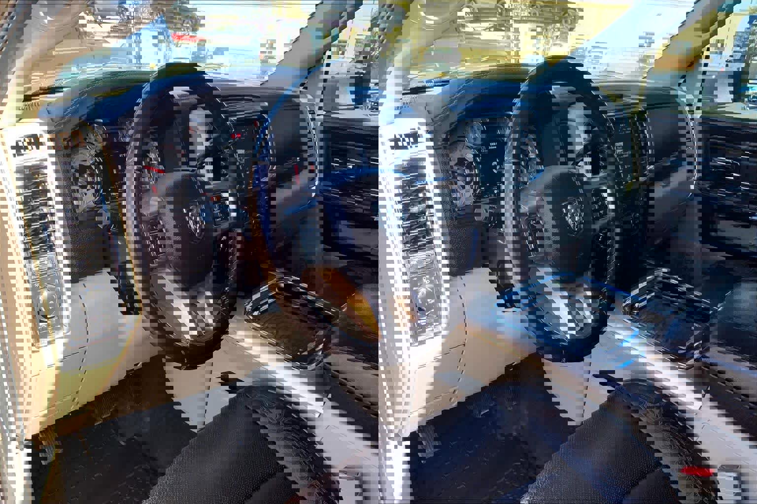 Used 2018 RAM 2500 Longhorn image 18