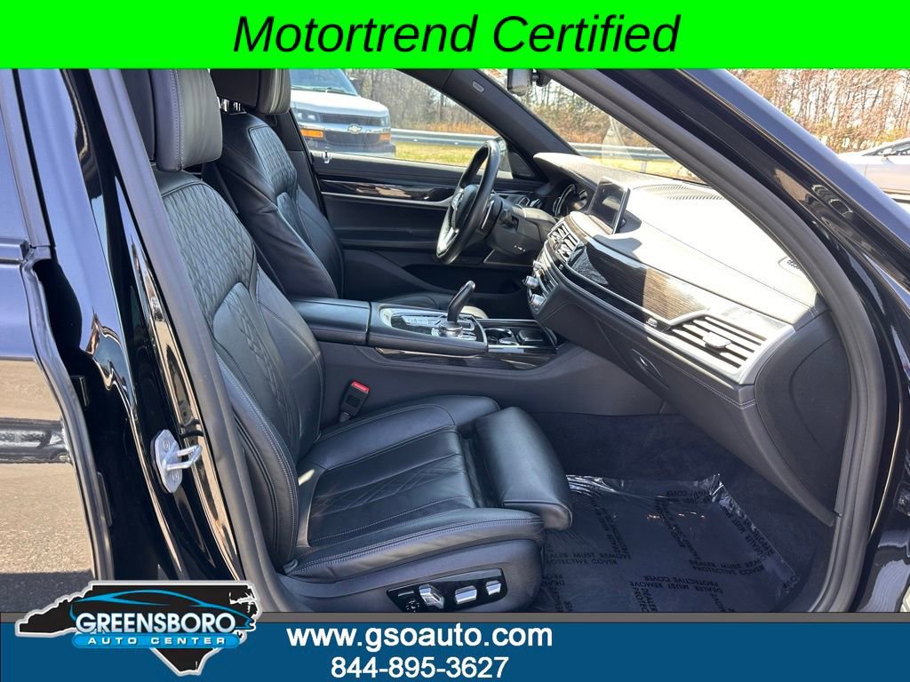 Used 2019 BMW 750i w/ M Sport Package RWD image 17