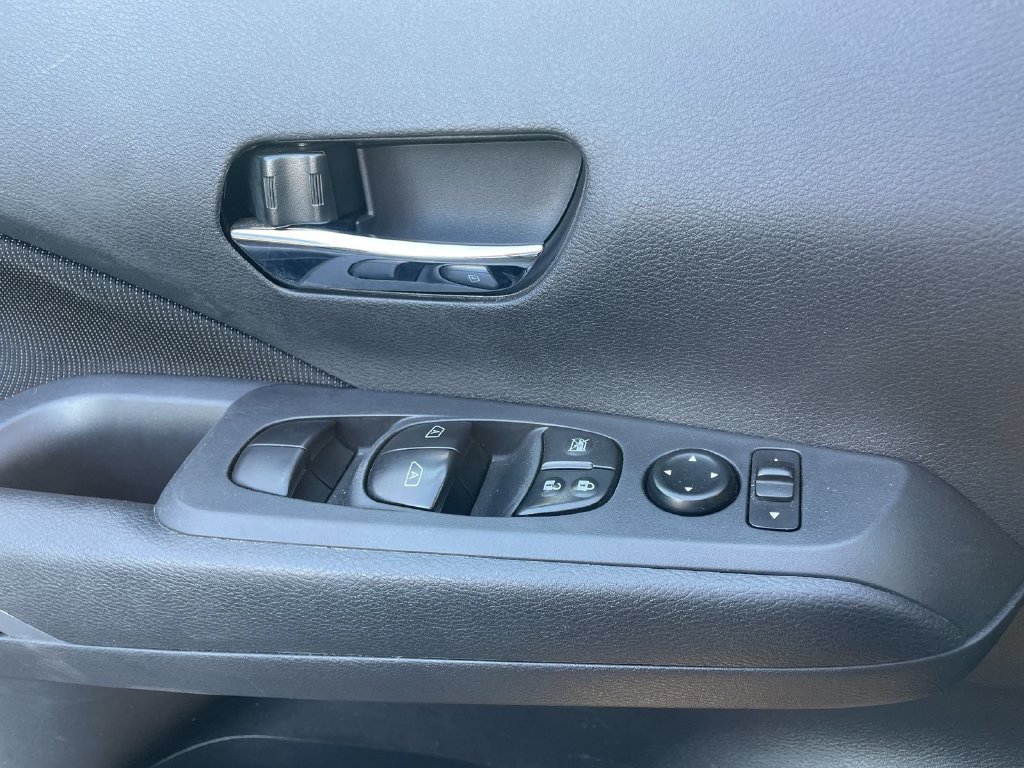 Used 2024 Nissan Kicks SV FWD image 14
