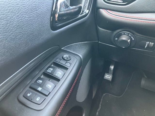 Used 2025 Dodge Durango GT AWD/4WD image 16