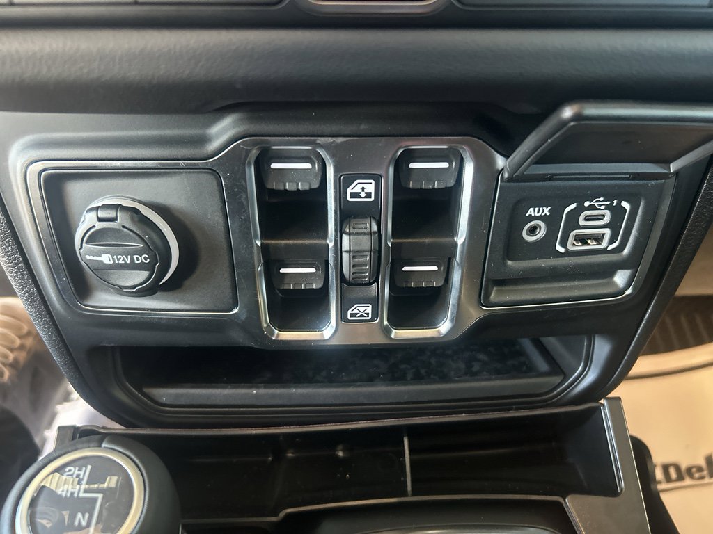 Used 2025 Jeep Gladiator Sport image 30