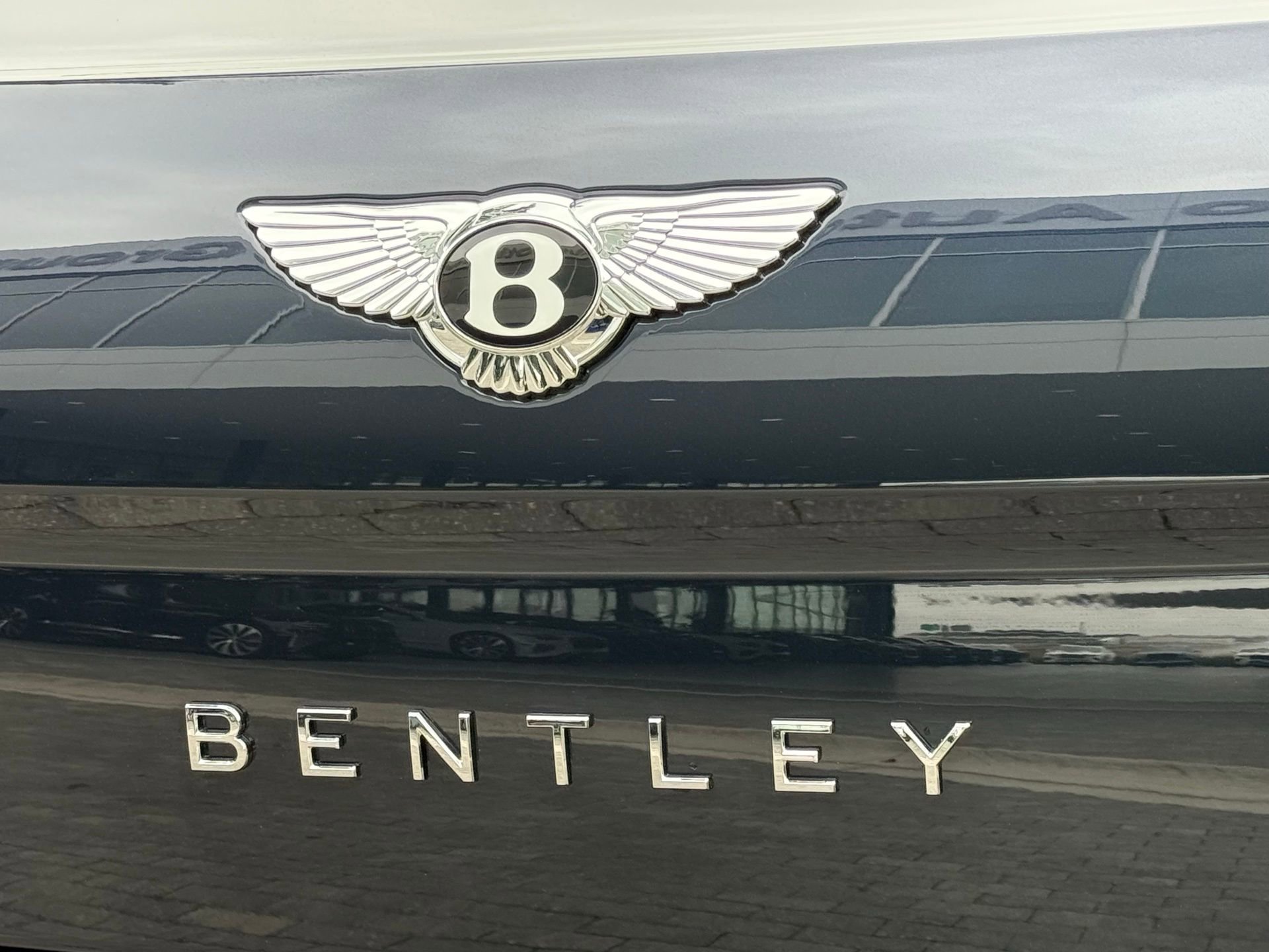 Used 2021 Bentley Flying Spur V8 image 18