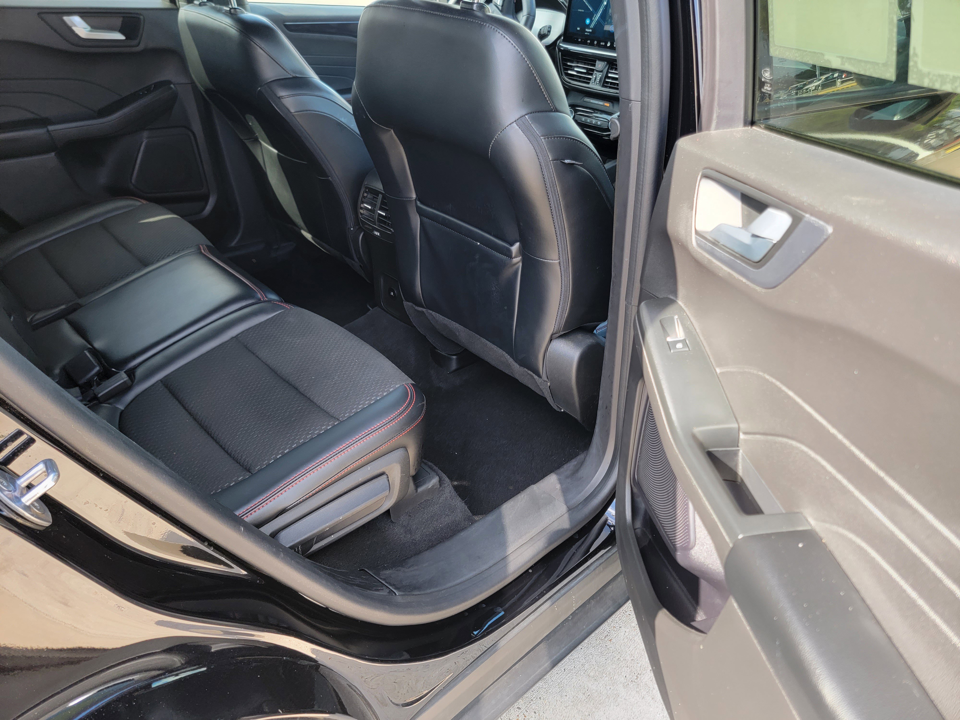 Used 2023 Ford Escape ST-Line w/ Tech Pack #1 image 11