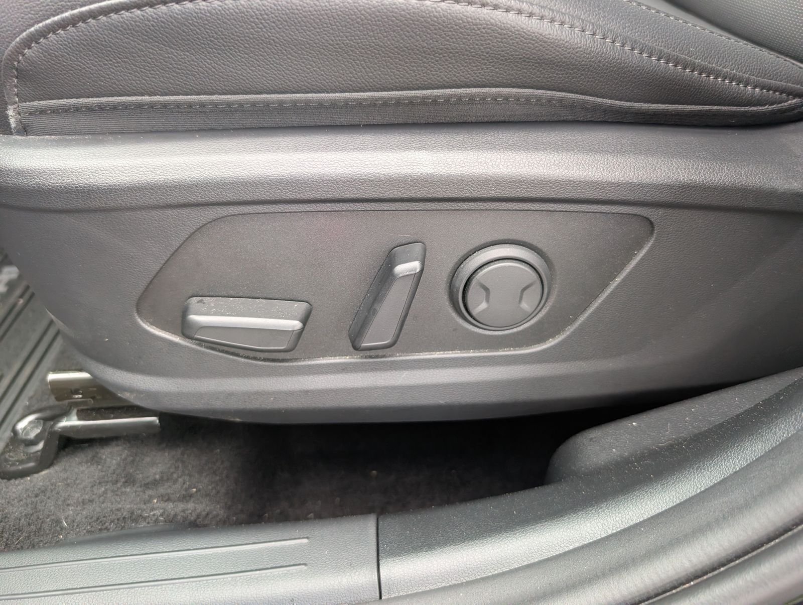 Used 2024 Hyundai Santa Cruz Night AWD/4WD image 15