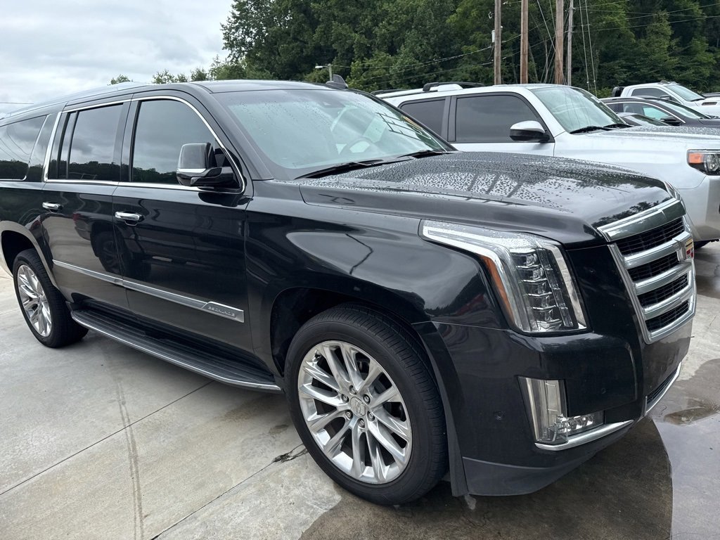 Used 2018 Cadillac Escalade ESV Luxury image 2