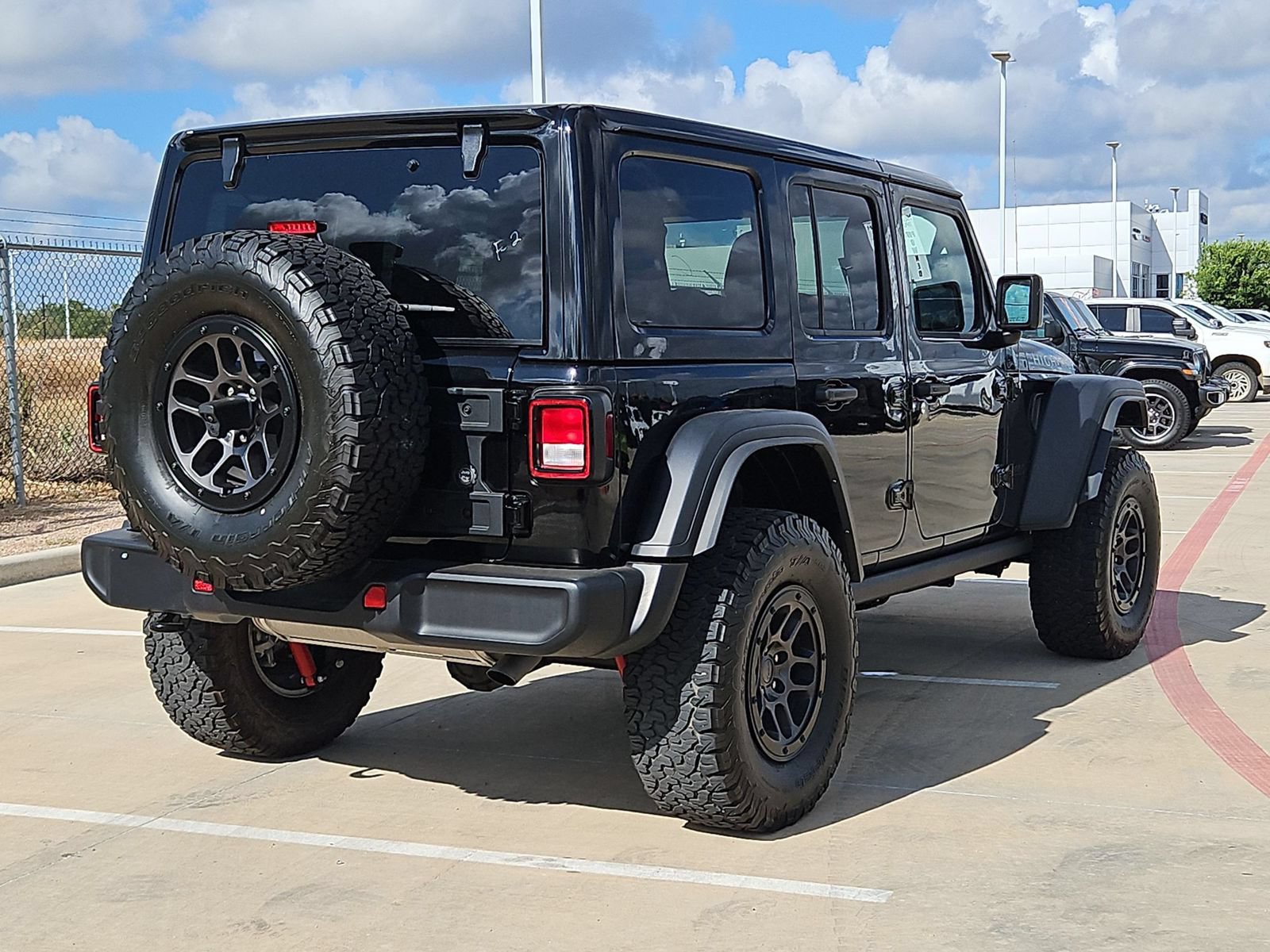 Used 2023 Jeep Wrangler Unlimited Sport AWD/4WD image 3