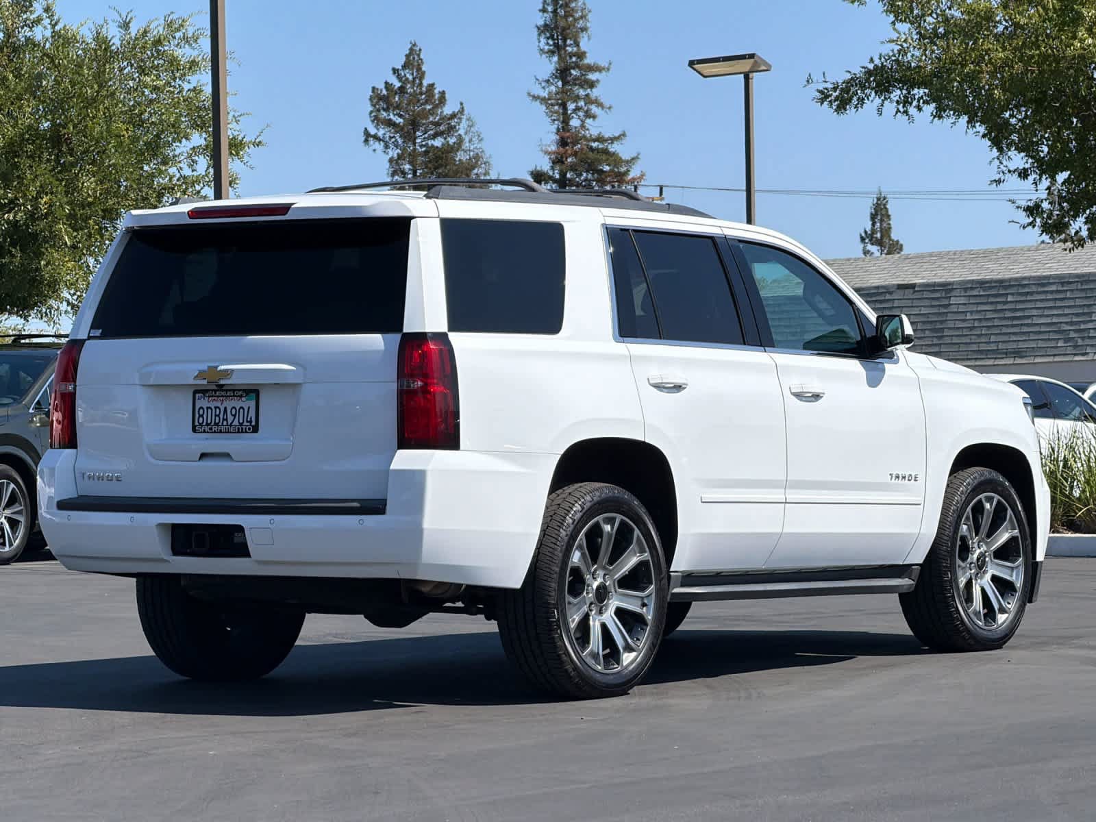 Used 2018 Chevrolet Tahoe LS w/ All-Season Package RWD image 2
