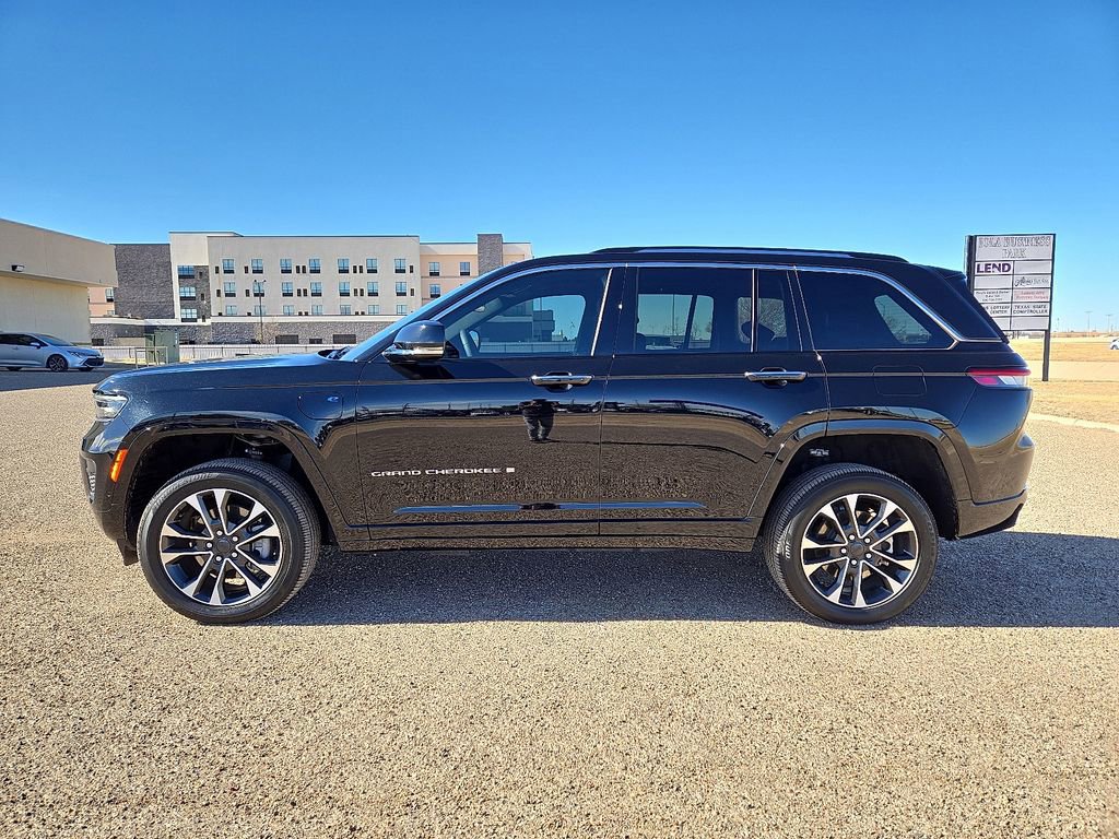 Used 2022 Jeep Grand Cherokee Overland image 2