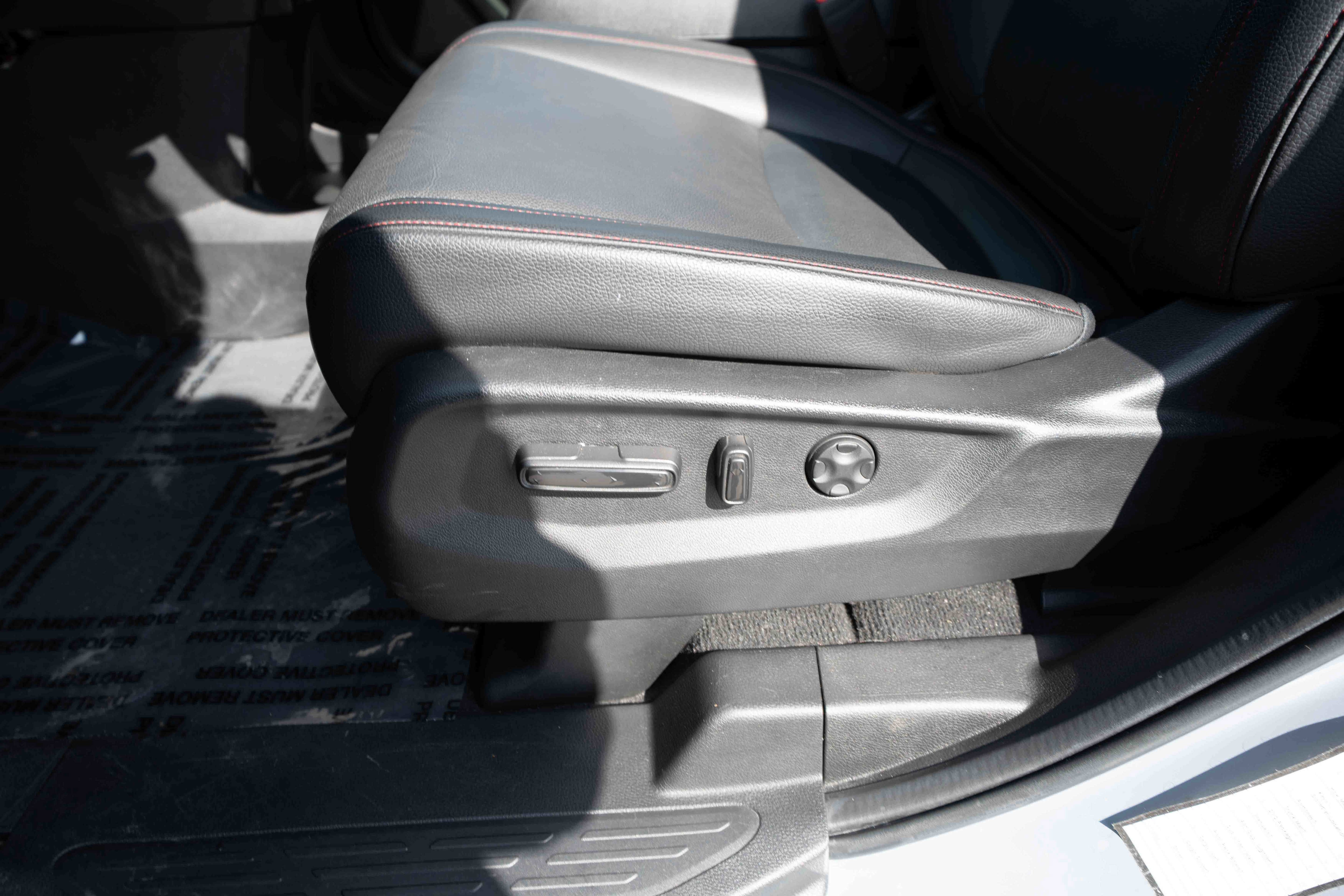 Used 2025 Honda Odyssey Sport-L image 12