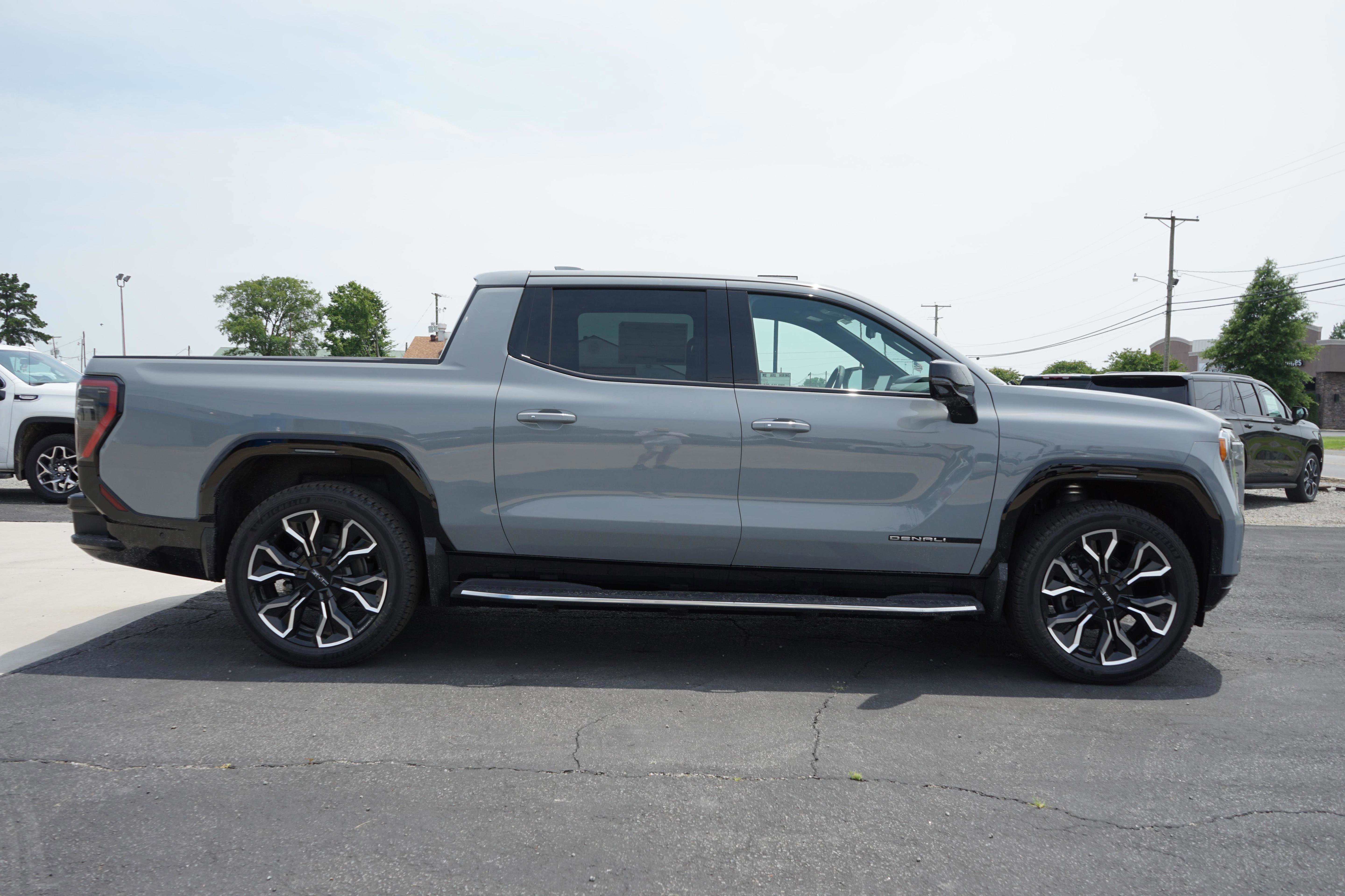 New 2025 GMC Sierra EV Denali image 6
