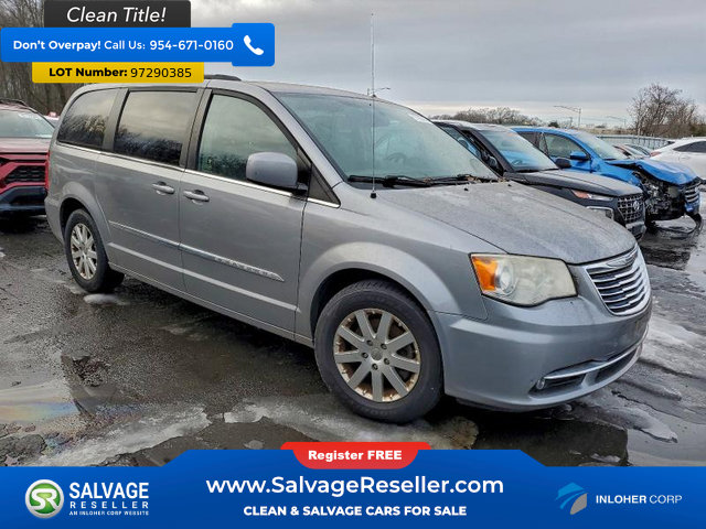 Used 2013 Chrysler Town & Country Touring image 5