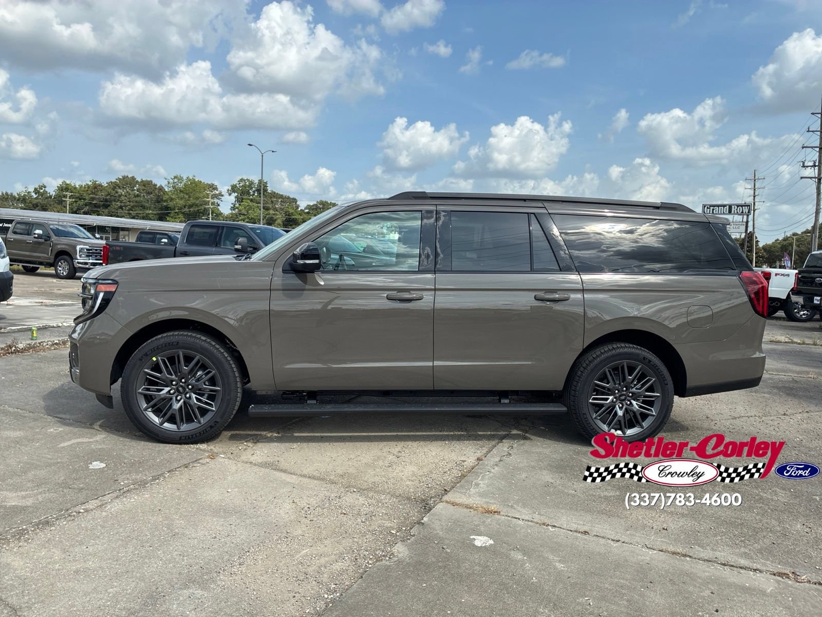 New 2027 Ford Expedition Max Platinum w/ Stealth Appearance Package RWD image 9