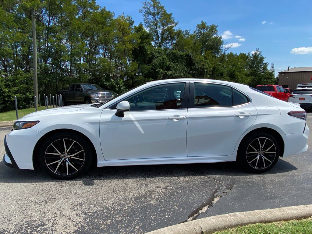 Used 2021 Toyota Camry SE FWD image 6