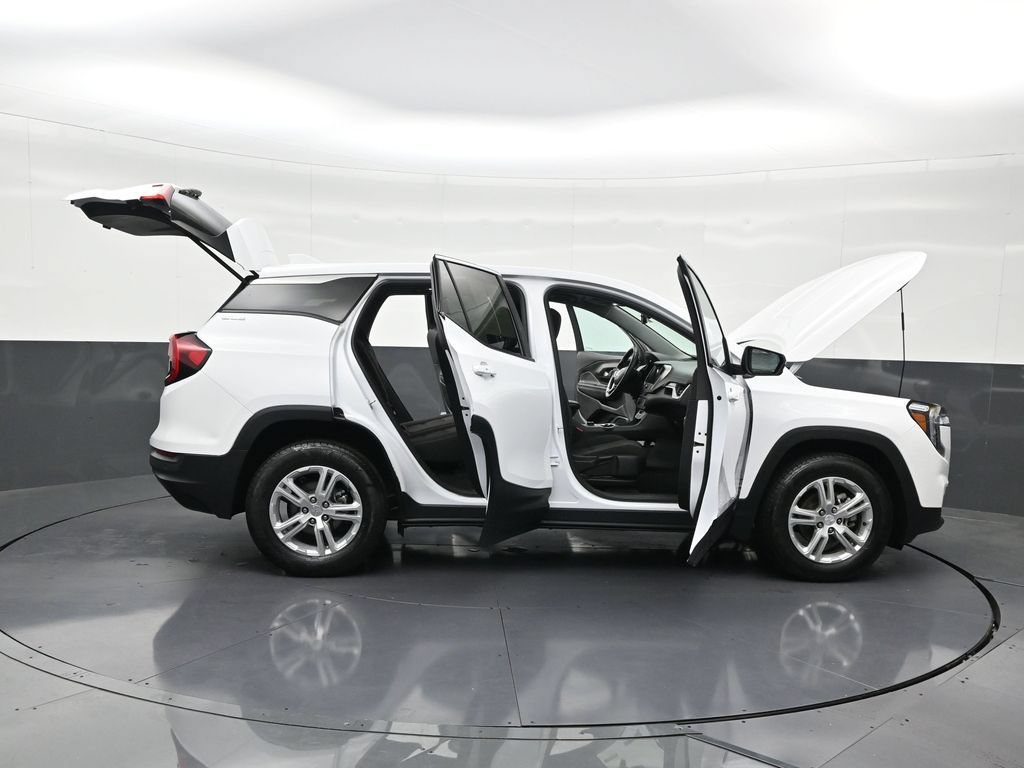 Used 2023 GMC Terrain SLE FWD image 32