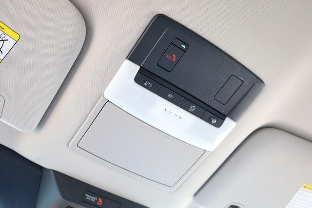 Certified 2025 Nissan Pathfinder SL AWD/4WD image 19