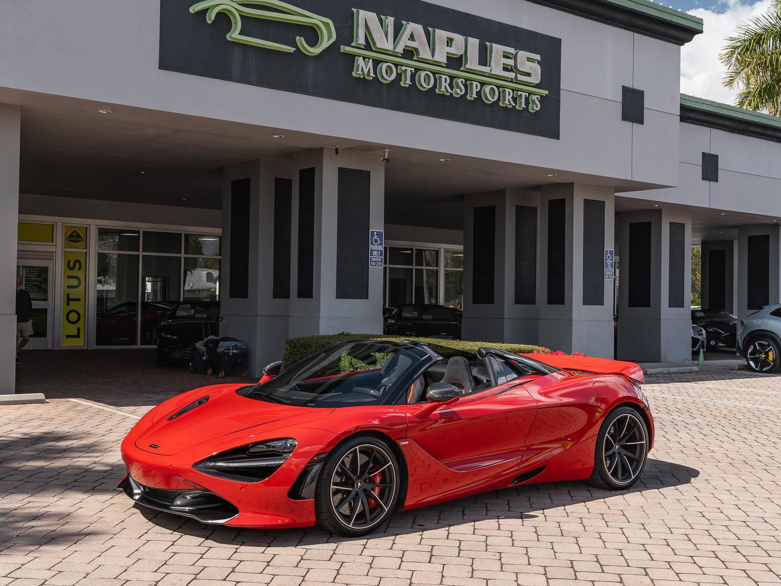 Used 2020 McLaren 720S Performance RWD image 19