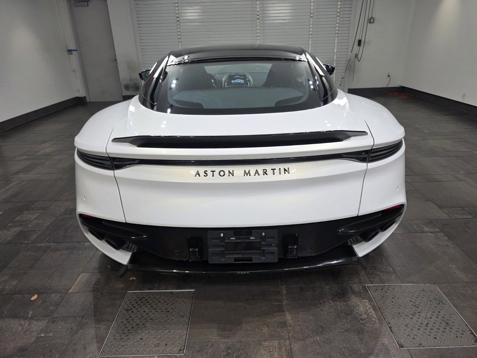 Used 2023 Aston Martin DBS Superleggera image 23