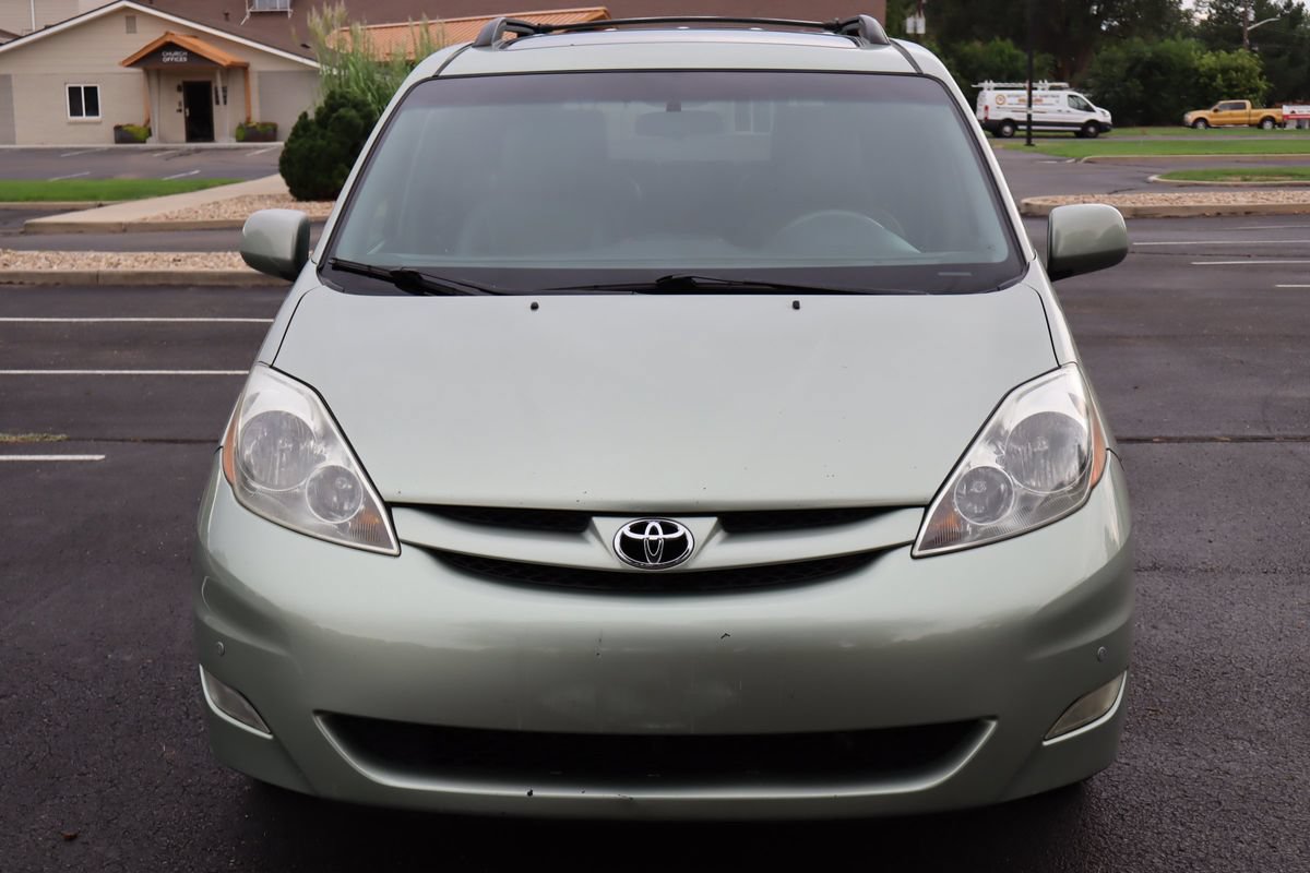 Used 2009 Toyota Sienna XLE FWD image 12