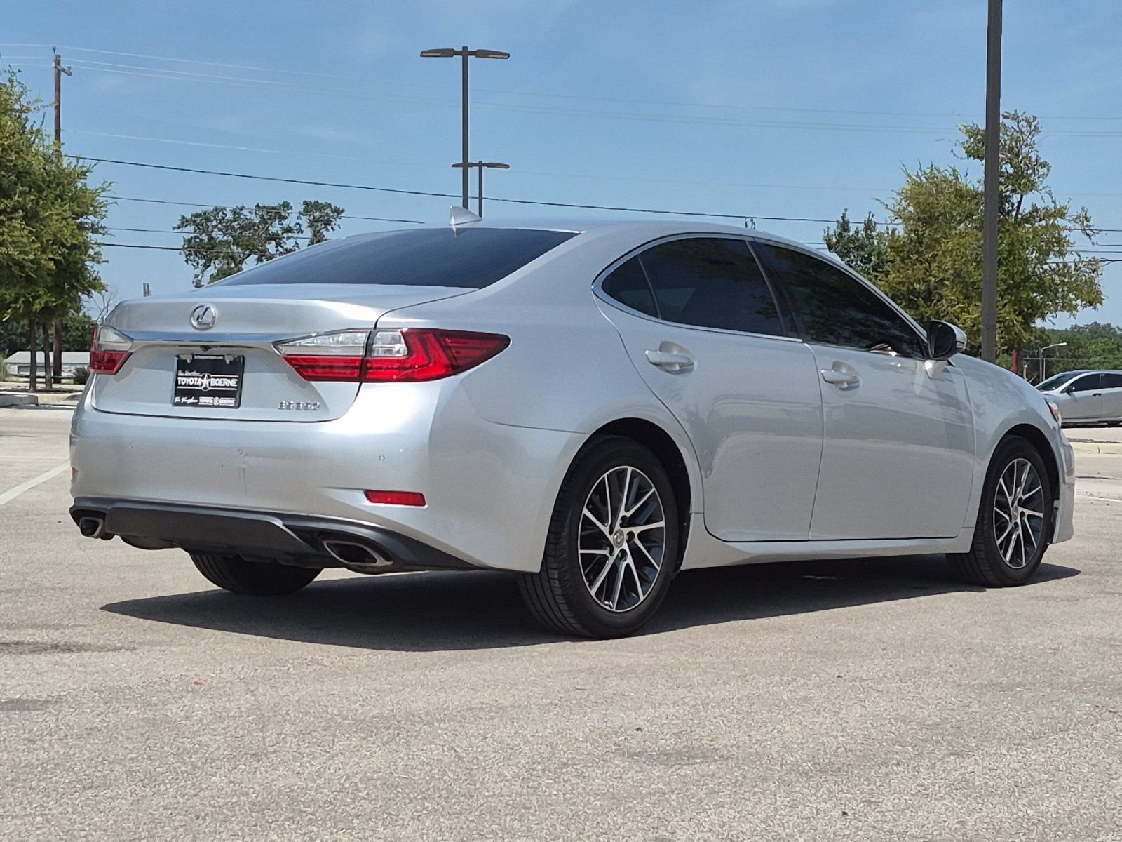 Used 2017 Lexus ES 350 w/ Luxury Package FWD image 4