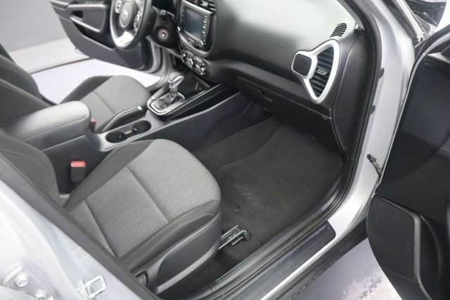Used 2020 Kia Soul S FWD image 14