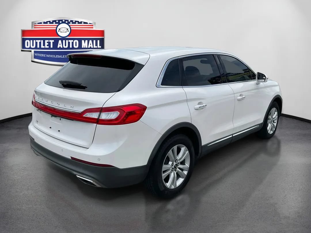 Used 2018 Lincoln MKX Premiere FWD image 3