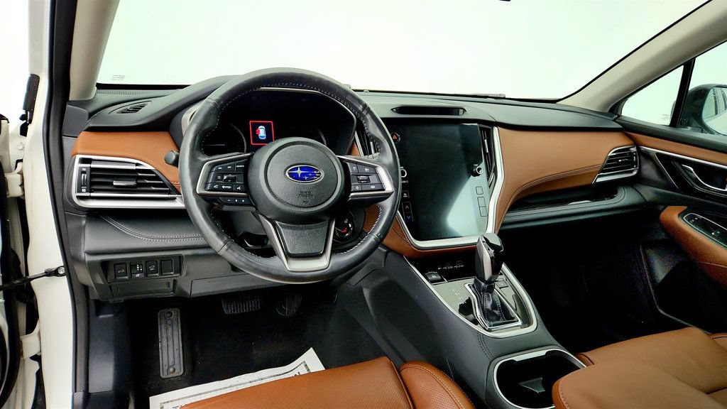Used 2023 Subaru Outback Touring AWD/4WD image 13