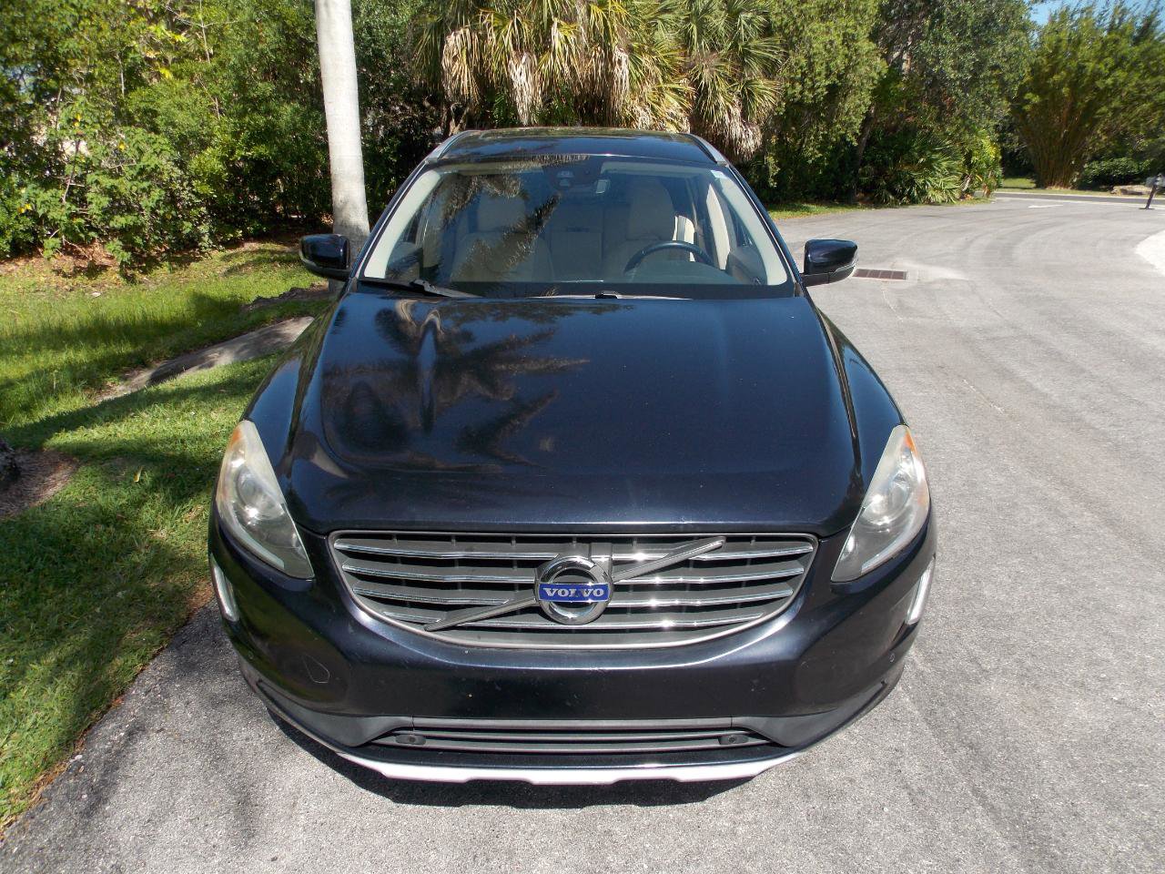 Used 2016 Volvo XC60 T5 Premier w/ Proximity Package FWD image 7