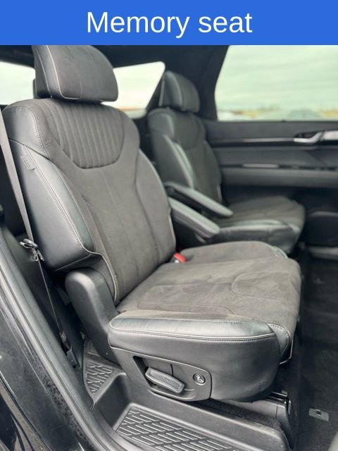 Used 2024 Hyundai Palisade Calligraphy image 24