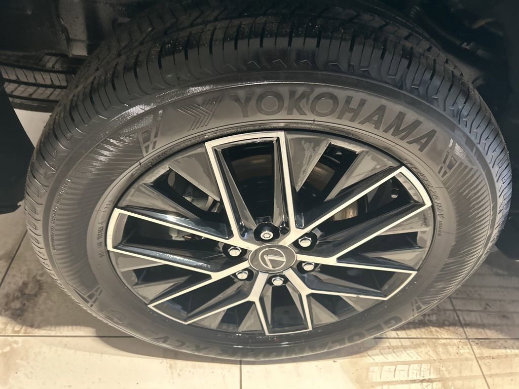 Used 2025 Lexus GX 550 image 24