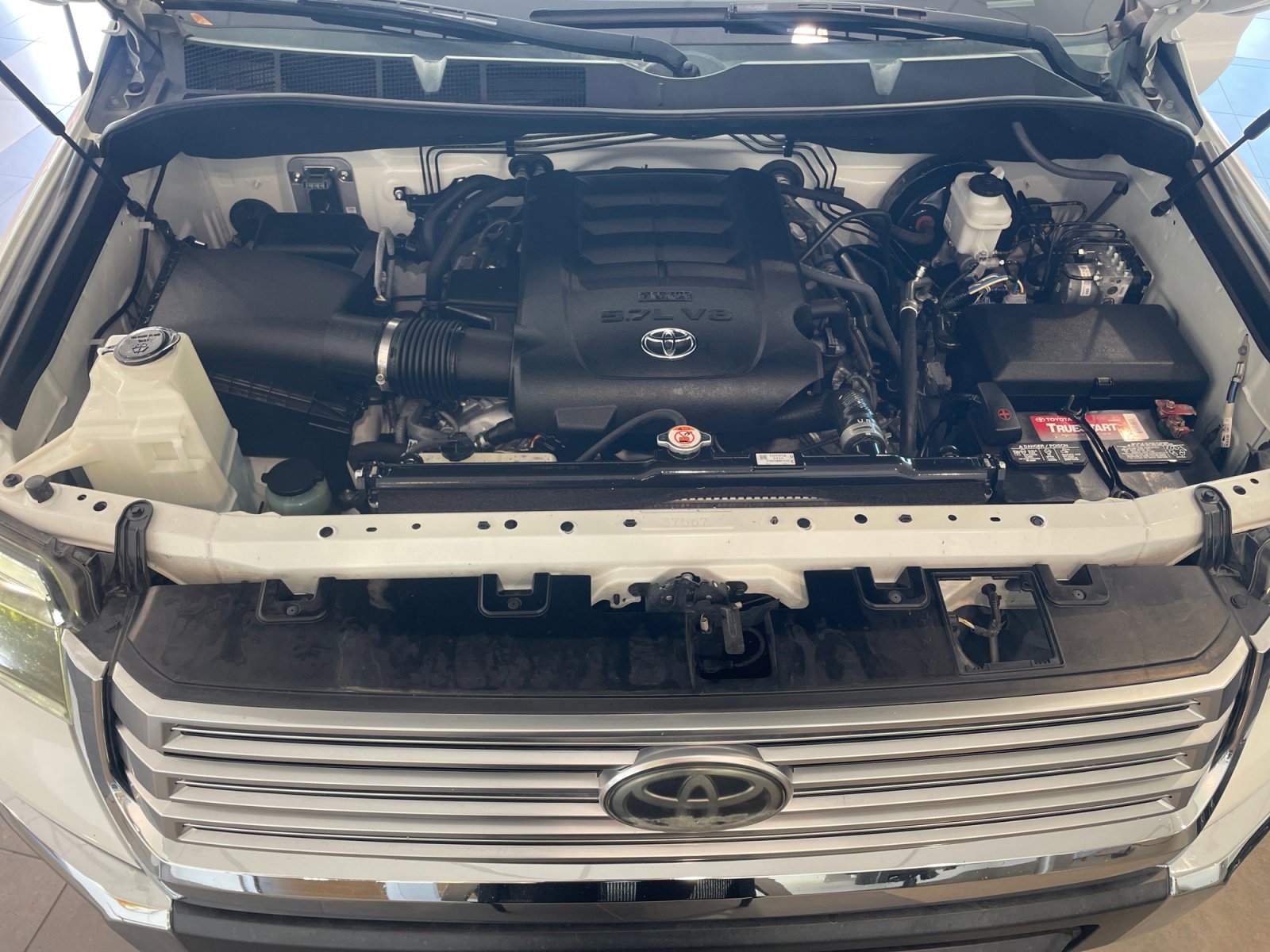 Used 2019 Toyota Tundra Limited w/ Limited Premium Package image 21