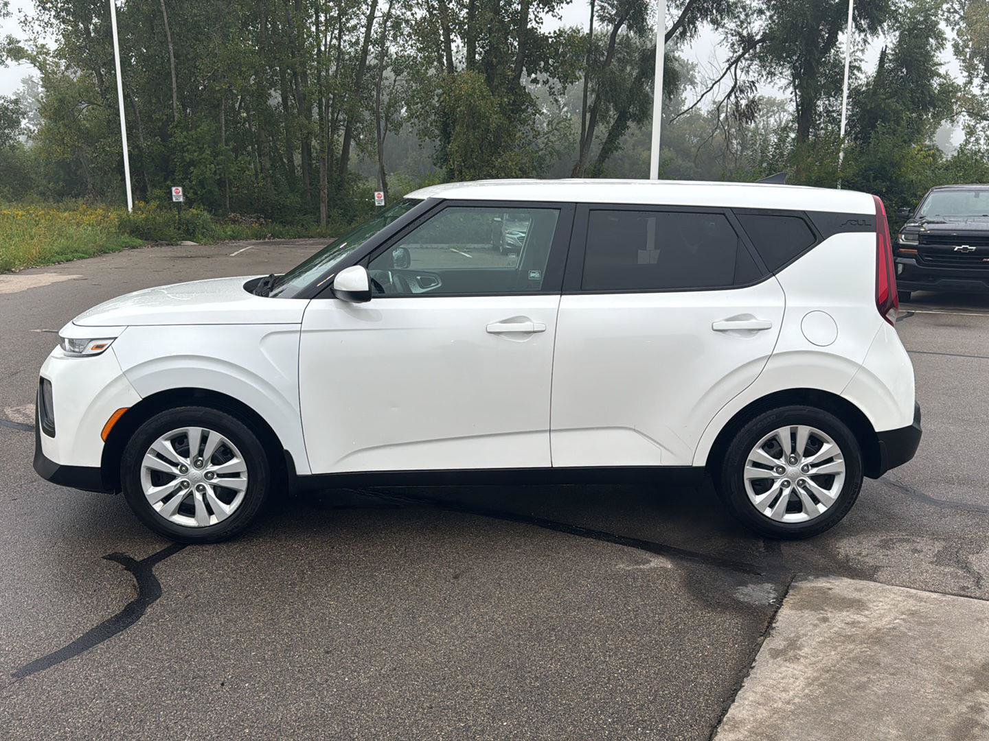 Used 2020 Kia Soul LX FWD image 2