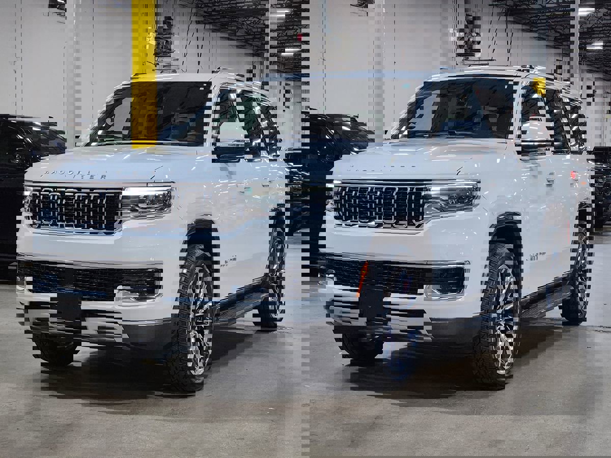 Used 2022 Jeep Wagoneer Series II w/ Premium Group I image 5