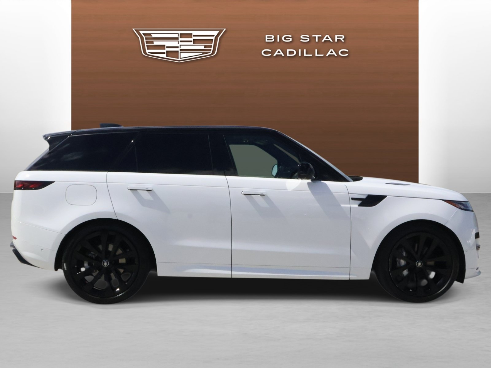 Used 2025 Land Rover Range Rover Sport Dynamic SE AWD/4WD image 6