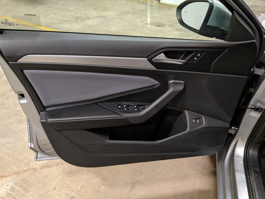 New 2026 Volkswagen Jetta SE image 9