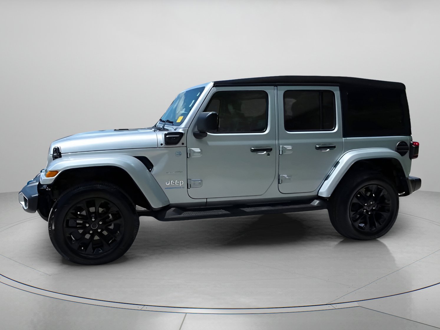 Used 2024 Jeep Wrangler Sahara w/ Technology Group image 15