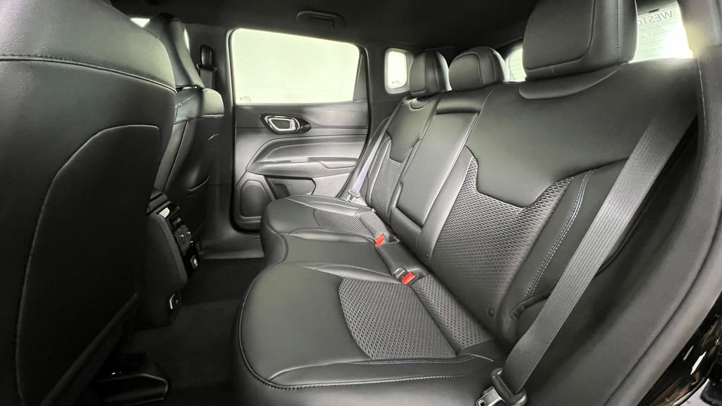 New 2026 Jeep Compass Latitude image 18