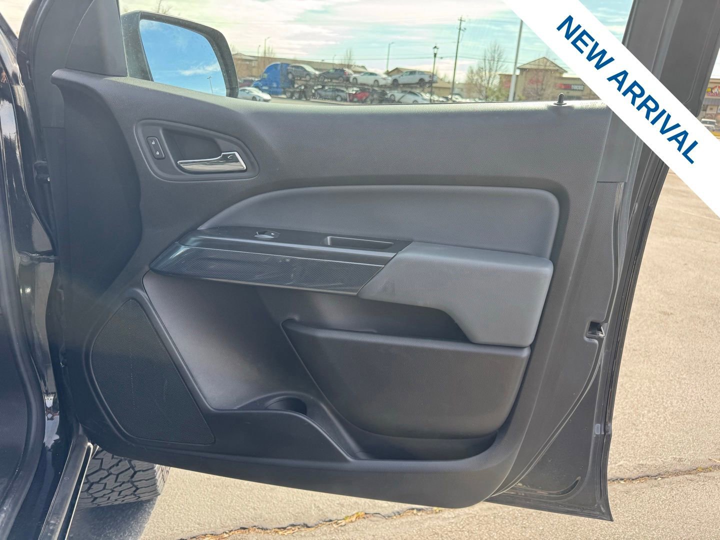 Used 2022 Chevrolet Colorado Z71 w/ Z71 Midnight Edition image 10